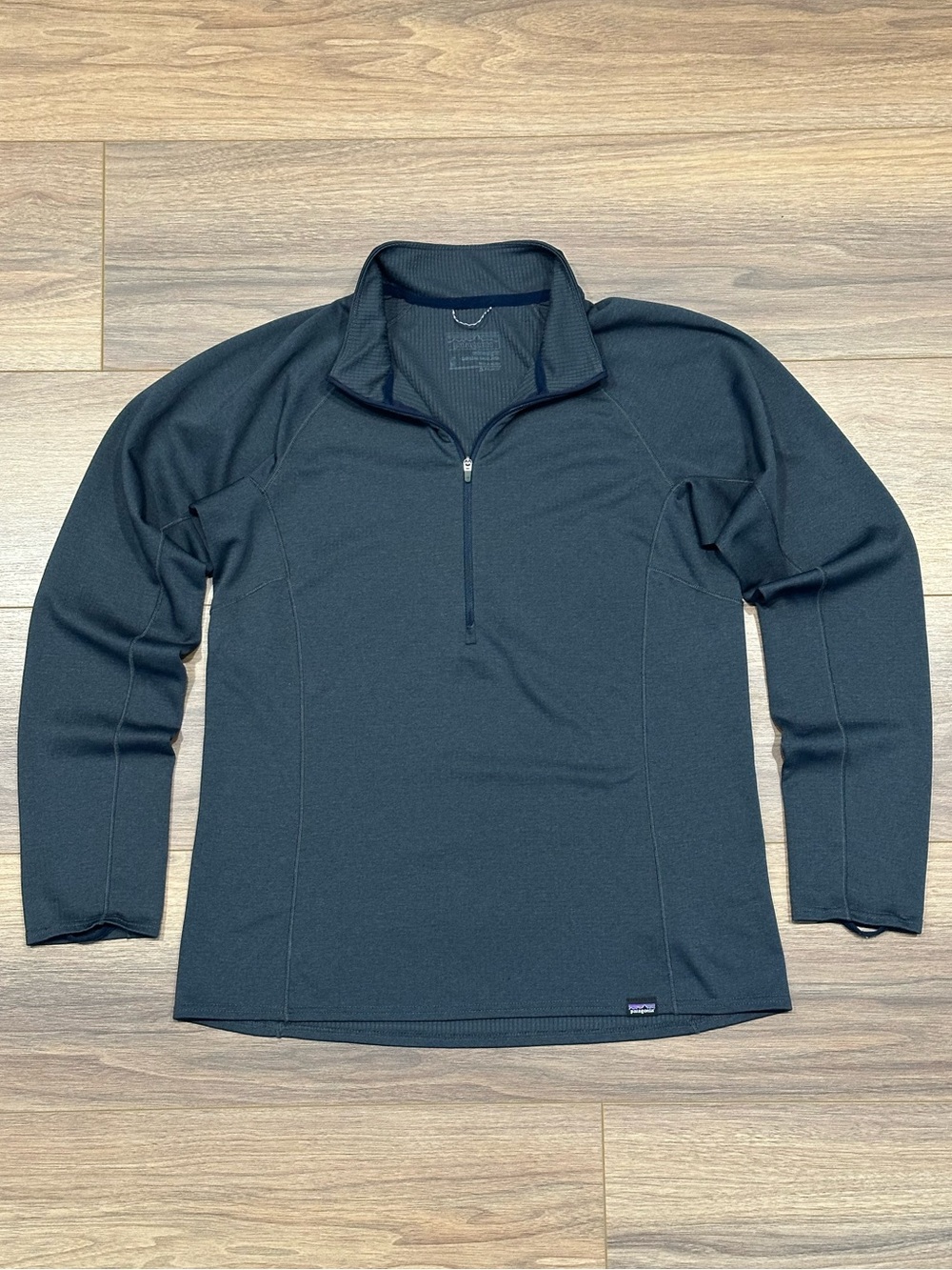Patagonia Capilene Midweight Zip-Neck in Gray Size Medium
